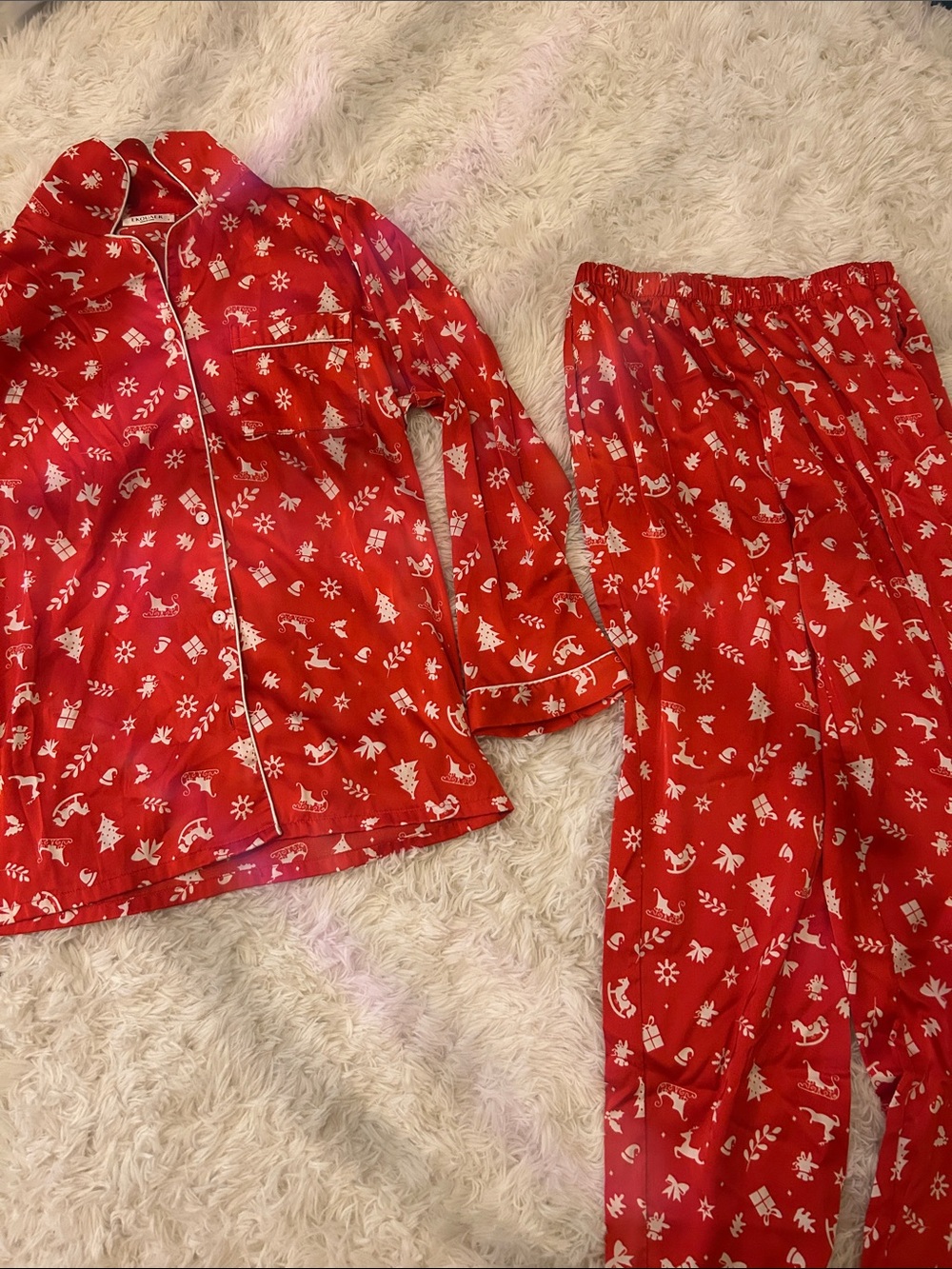 Red Holiday Pajama Set - Two-Piece Sleepwear
